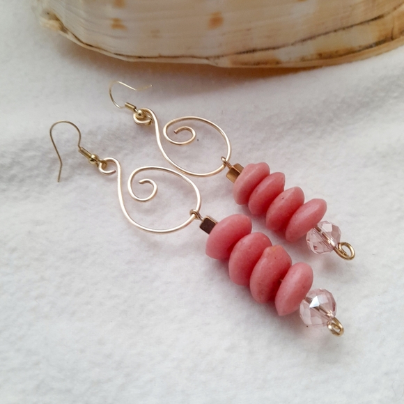 New handmade beaded earrings - Picture 3 of 3